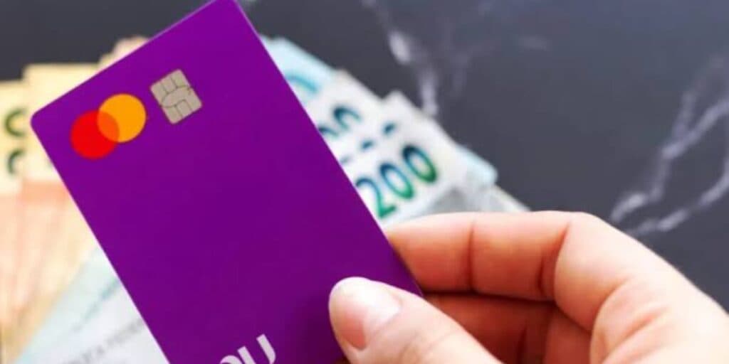 Saldo bloqueado e sem atendimento: Situação do Nubank enfurece clientes e você precisa saber o que acontece