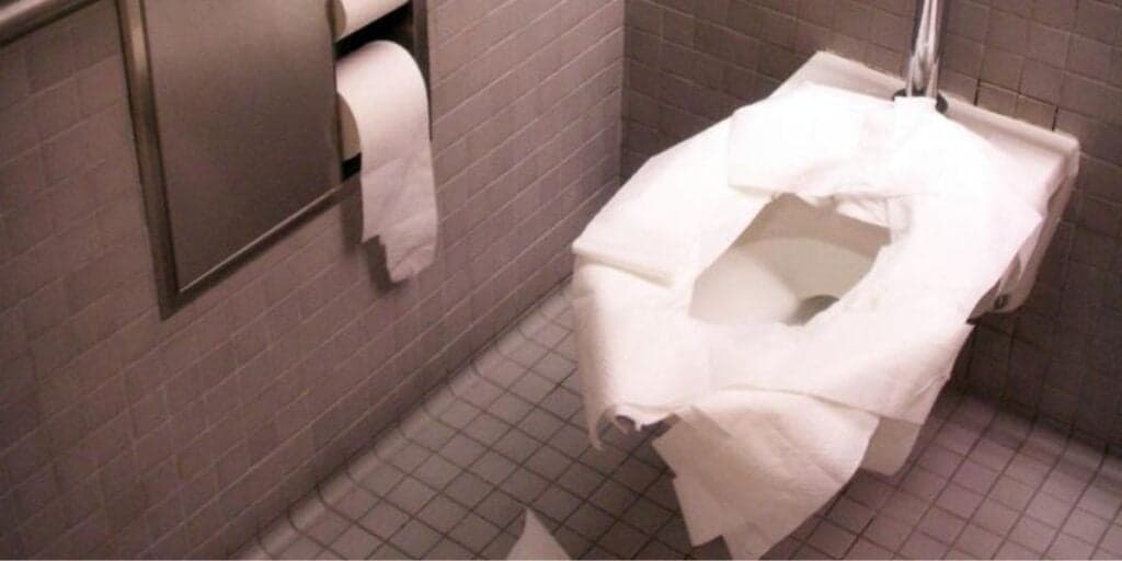 Nunca mais: Você não colocará mais papel higiênico no assento do vaso sanitário após ficar sabendo disso
