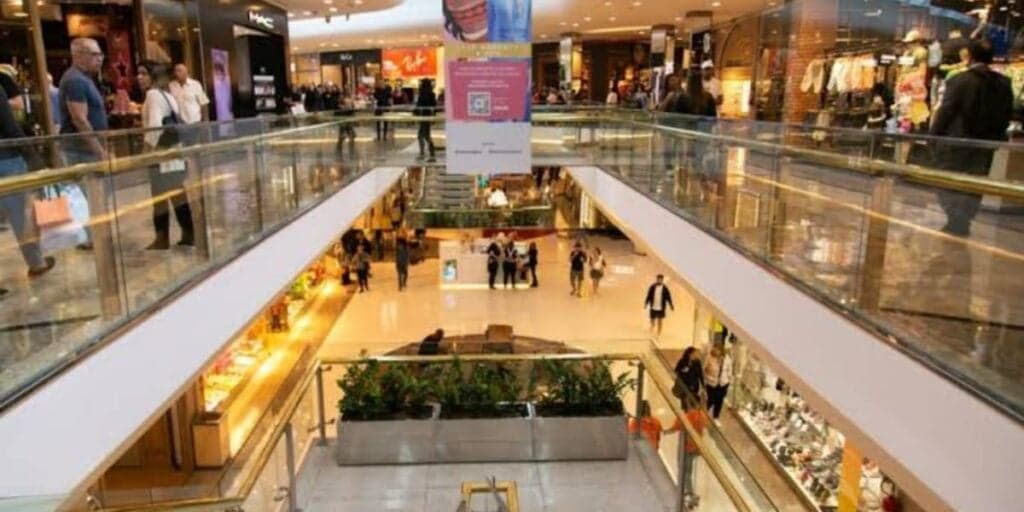 Descanse em paz: 4 mega lojas de shopping estão em falência e você deve se despedir
