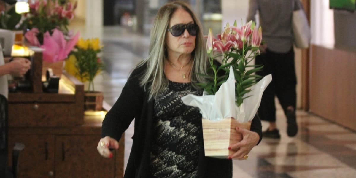 http://tvfoco.uai.com.br/wp-content/uploads/2015/05/Daniela-Mercury.jpg
