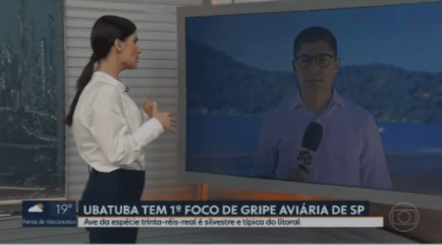 Sabina Simonato chamando o repórter José Eymard ao vivo (Foto Reprodução/Globoplay)