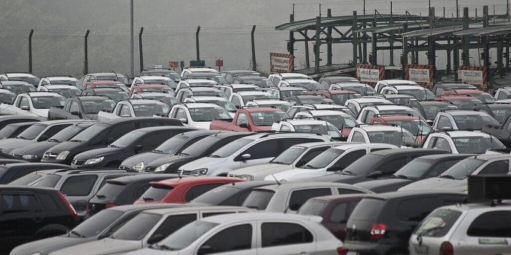 Na sua mão agora: Esses são os 4 melhores carros populares para comprar por até R$ 25.000