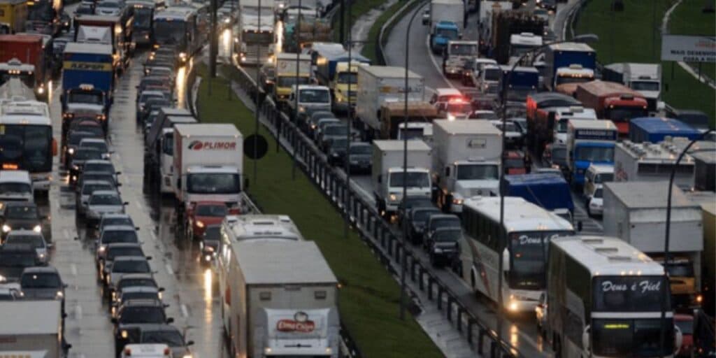 Lei que causa ARREPIO em milhões acaba de ser aprovada e traz nova obrigação para os MOTORISTAS