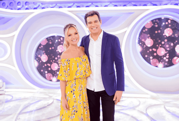 http://tvfoco.uai.com.br/wp-content/uploads/2015/05/Daniela-Mercury.jpg