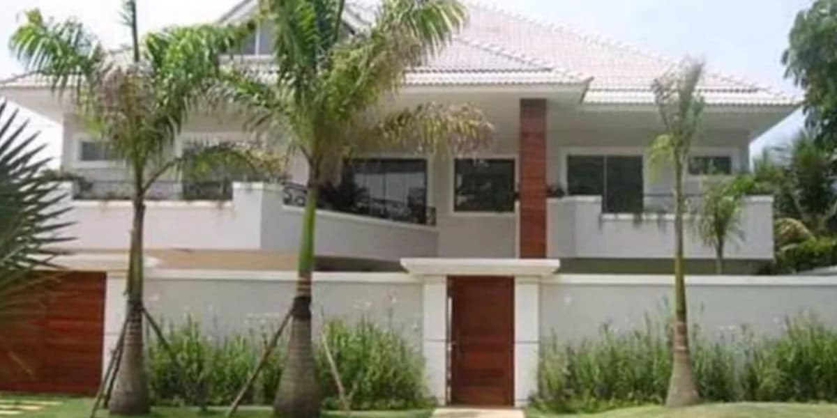 Entrada da nova mansão de Michel Teló - Foto Internet
