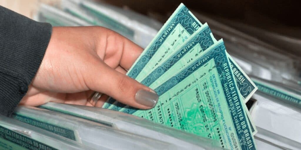 ADEUS IPVA: Donos de carros destes anos têm excelente vitória e já podem comemorar o fim do imposto