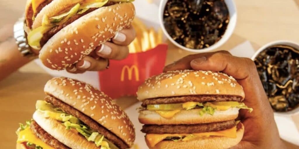 O lanche do McDonald’s que é um pesadelo, pode fazer muito mal a sua saúde e muitos comem sem medo