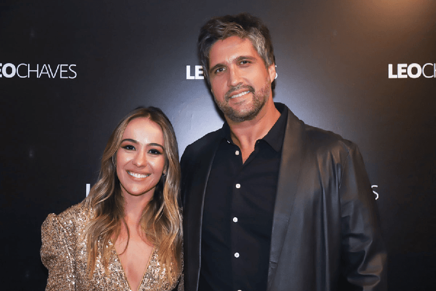Sertanejo ao lado da amada (Foto: Reprodução/ Internet)