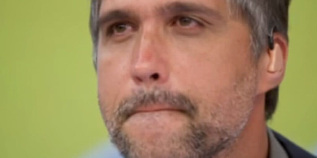 No Encontro, Léo Chaves entrega situação dentro de casa com esposa e vai aos prantos: "Ela é"