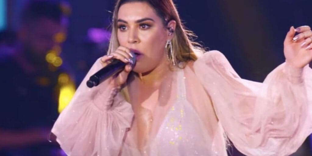 Naiara Azevedo sofre invasão no palco, paralisa show e explode com fãs: "Isso não é bonito, é irresponsável"