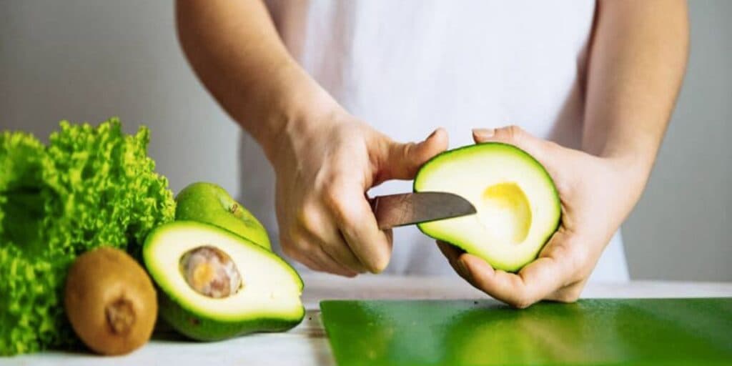 Quiseram esconder de você: Comer abacate antes de dormir faz emagrecer, dá músculo e essa é a verdade