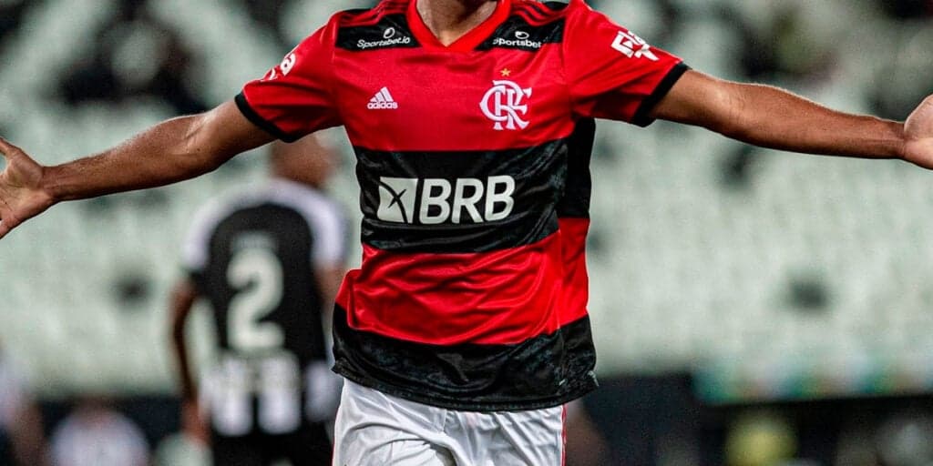 Negociação de 10 milhões e adeus europa: Ex-Flamengo decidiu voltar ao Brasil e três gigantes se estapeiam por ele