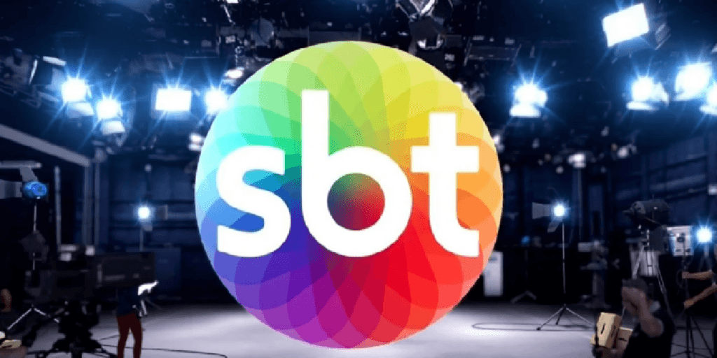 Debandada de estrelas, demissão em massa e fim de programas: A triste situação de maior rival do SBT