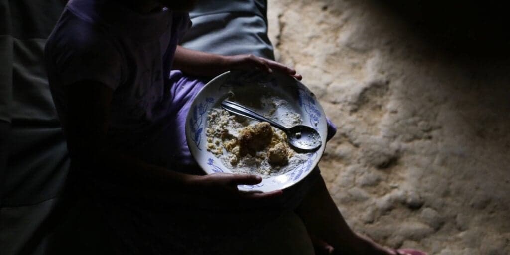 Alerta MÁXIMO: Atraso em pagamento de auxílio está deixando famílias sem alimentação