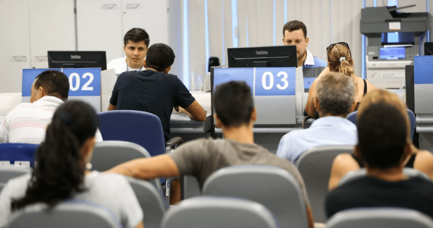 Falência de banco: O fim de famosa instituição financeira e o desespero declarado dos funcionários
