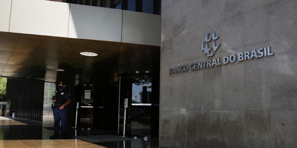 COMUNICADO: Banco Central faz anúncio PREOCUPANTE e dá banho de água fria nos brasileiros