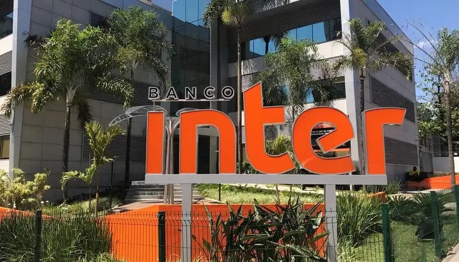 A instituição alegou que tais demissões fazem parte de uma nova estruturação operacional (Foto Reprodução/Internet).
