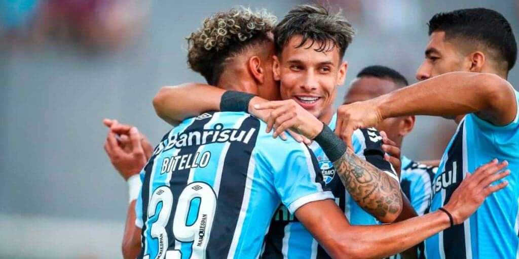 Dor de cabeça para Renato e falou tudo ao vivo: Atacante do Grêmio confirma proposta pra jogar na Europa