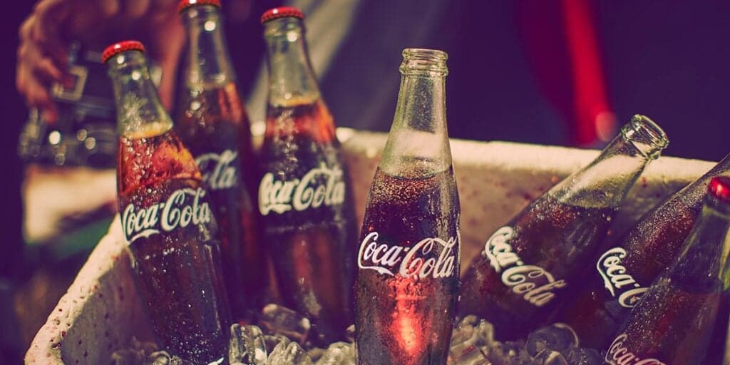 Alerta máximo: Ingrediente da Coca-Cola vira alvo de investigação por suspeita de câncer