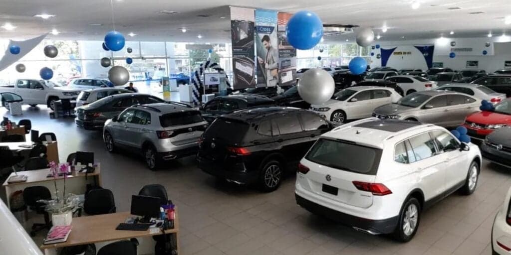 Apenas 30 mil e nada mais: Os 5 MELHORES carros para comprar com muito pouquinho e que cabem no seu bolso