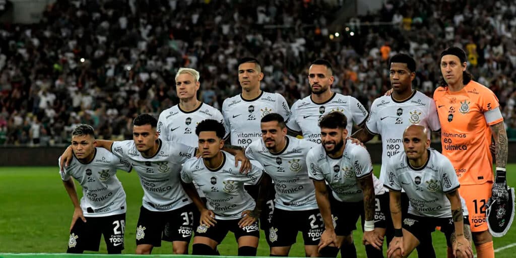Adeus ao Corinthians após 10 anos: Titular de Luxemburgo antecipa sua saída do timão publicamente