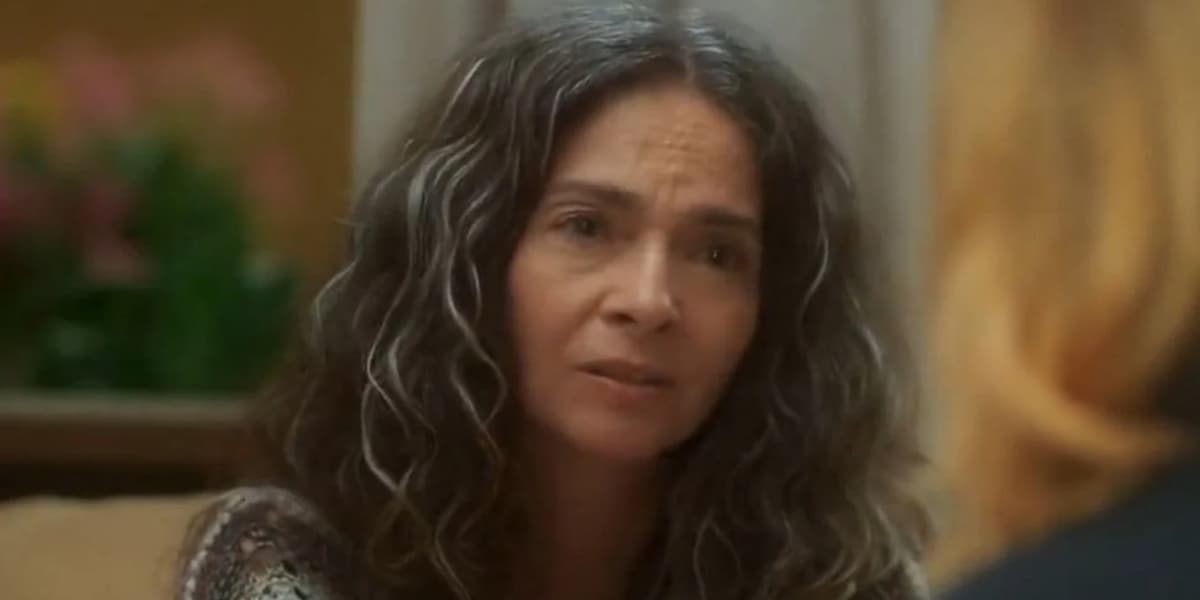 Dora (Claudia Ohana) terá discussões com Theo em "Vai na Fé" (Foto: Reprodução/TV Globo)