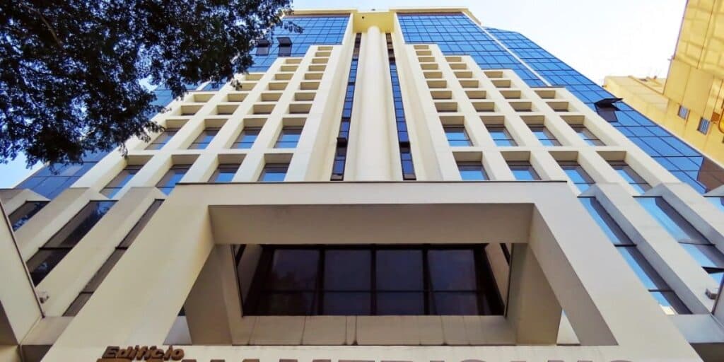 Rombo de R$2,5 bilhões e do auge à falência: O triste fim escandaloso de um dos maiores bancos do Brasil