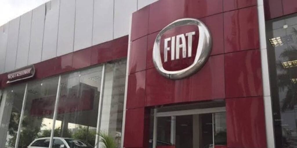 Fracasso: O triste fim de carro AMADO e TRADICIONAL da Fiat após não resistir à guerra com Toyota e Honda