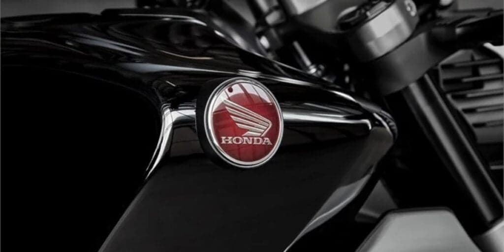 Grande vitória: Após encerrar produção de moto AMADA, Honda confirma retorno TRIUNFAL e precinho