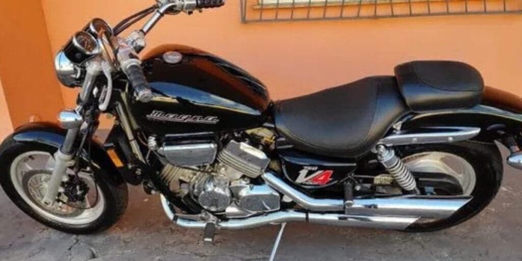 Honda Magna 750 (Reprodução: Internet) Honda Magna 750 (Reprodução: Internet)