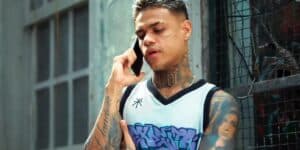Hugo (MC Cabelinho) pode levar tiro em "Vai na Fé" (Foto: Reprodução/TV Globo)