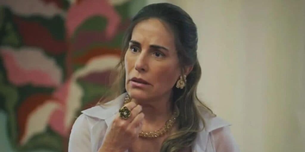 Terra e Paixão - Após transar com Luigi, Irene surta e decide fazer alerta à Petra: "Abre os olhos"