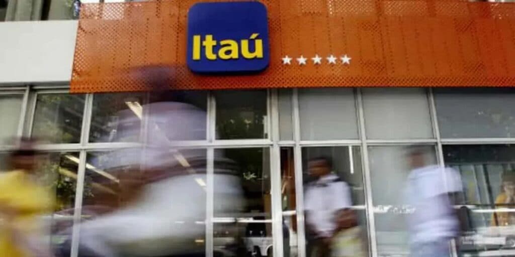 Venda do Itaú em país: Decisão cai como bomba e correntistas ficam chocados com atitude do banco
