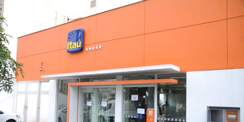 1 BILHÃO e comunicado oficial: O negócio do Itaú com outra gigante que vai impactar os brasileiros