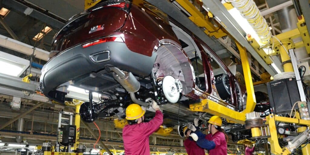 Acabou: Famosa montadora de carros não fará mais veículos com combustíveis e dá importante fim no Brasil