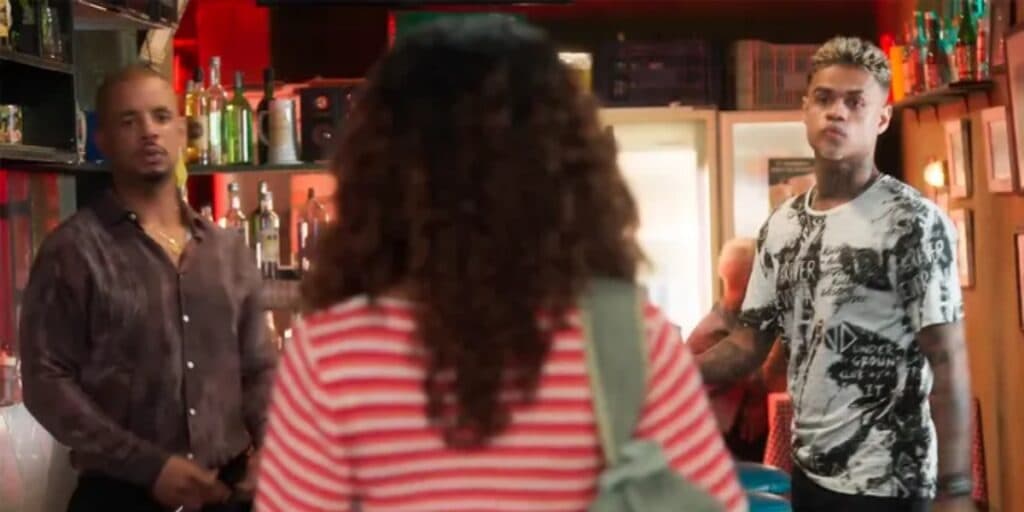Vai Na Fé - Jenifer decide fazer verdadeiro inferno e fica chocada ao flagrar Hugo com Orfeu: "Mentiroso"