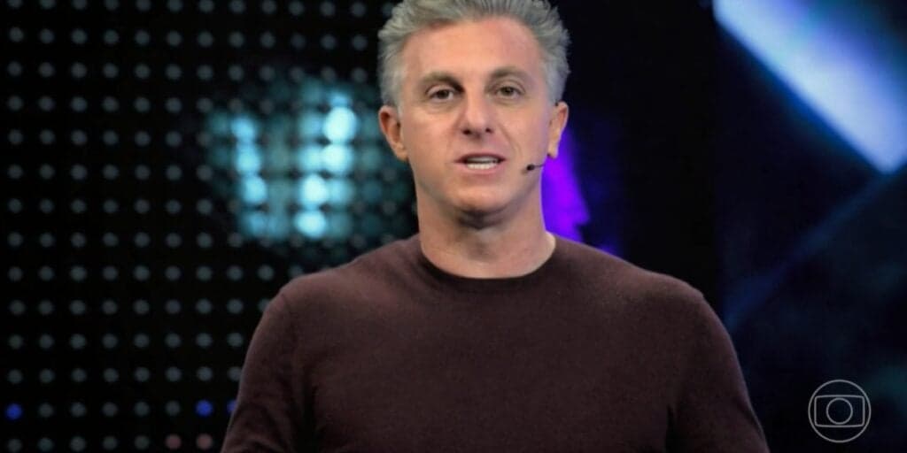 Luciano Huck dá corte em Lívia Andrade e cita até o SBT: "Ela acha que ainda está no Fofocalizando''