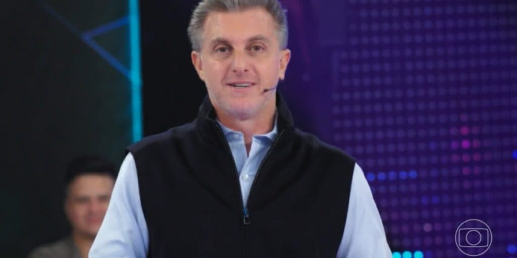 Luciano Huck recebe ordem no ponto eletrônico e fica de mãos atadas com situação: "Não pode''