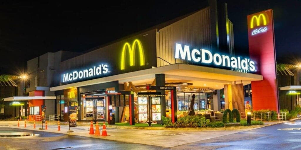 Fim de batata, lanche e até sorvete: McDonald's arranca produtos AMADOS do cardápio por estes motivos
