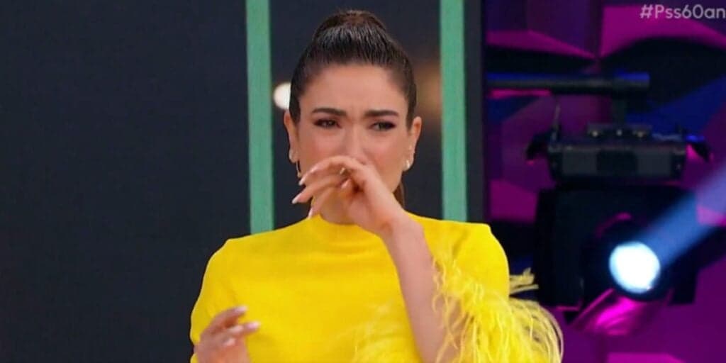 Patrícia Abravanel não segura a emoção e cai no choro no Programa Silvio Santos: "Saudade''