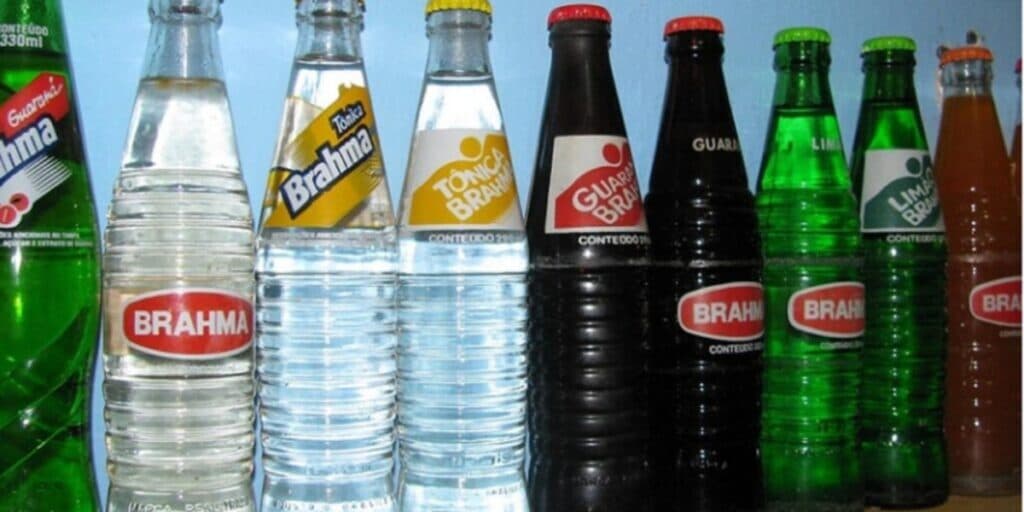 Descanse em paz: 5 refrigerantes que você amava tomar e acabaram sendo arrancados de prateleiras e extintos