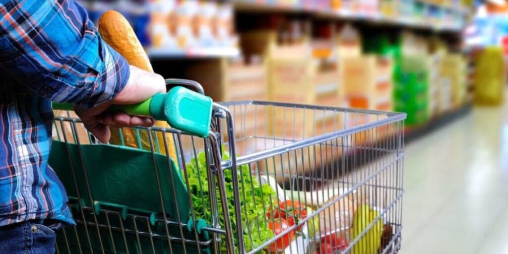 Rede amada e tradicional de supermercados tem dívida de 150 milhões e donos lutam com falência