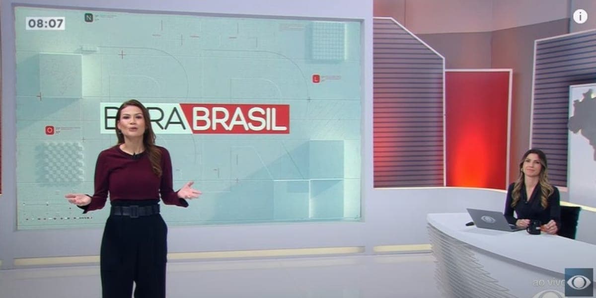 Thaís Dias está substituindo oficialmente o âncora, ao lado de Patrícia Rocha (Reprodução: Band)