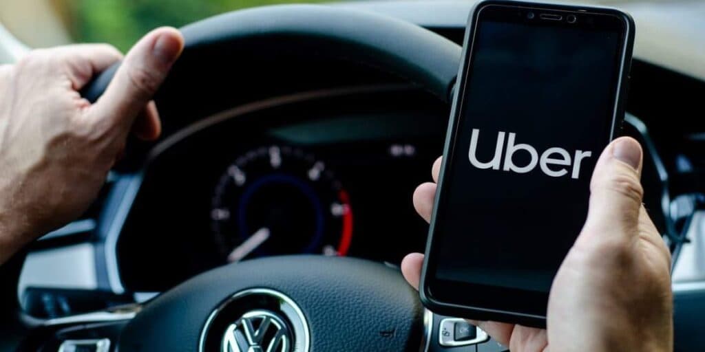 Mais de R$10 bilhões: A empresa de delivery gigante que acabou sendo comprada pela Uber por fortuna
