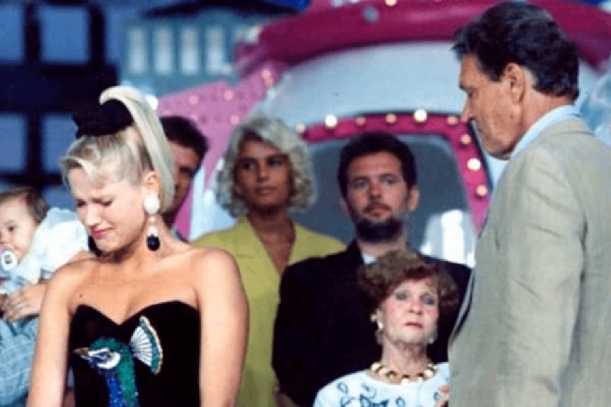 Xuxa chora ao ver o pai (Foto: Reprodução/ Internet) Xuxa chora ao ver o pai (Foto: Reprodução/ Internet)