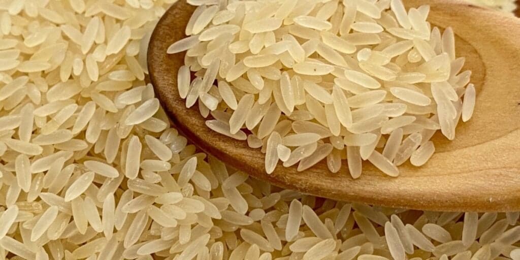 Venda PROIBIDA e contaminado por fezes de rato: Marca de arroz foi arrancada do mercado por falha grave