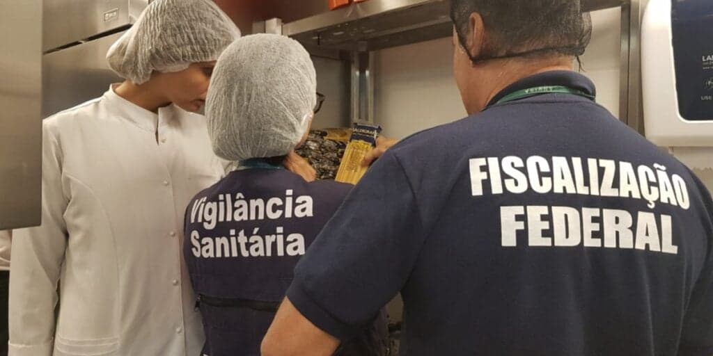 Ingredientes duvidosos, comunicado de RISCO e PROIBIÇÃO: Marca de produtos naturais é arrancada de mercados