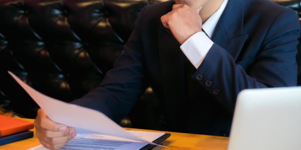 Currículo IMPECÁVEL: Faça esses 10 passos infalíveis para se destacar em qualquer vaga de emprego