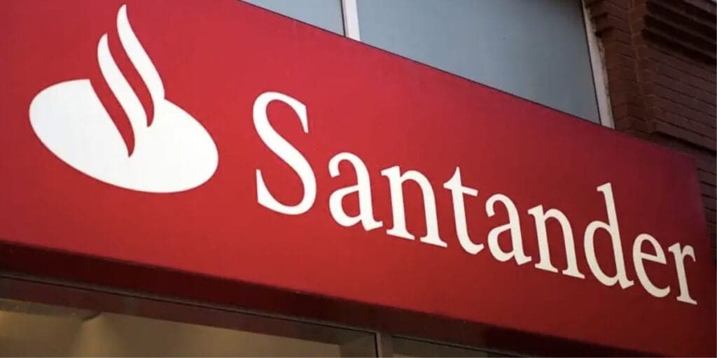 Pix bloqueado e conta suspensa: Comunicado do Santander causa fúria nos clientes e enxurrada de reclamações