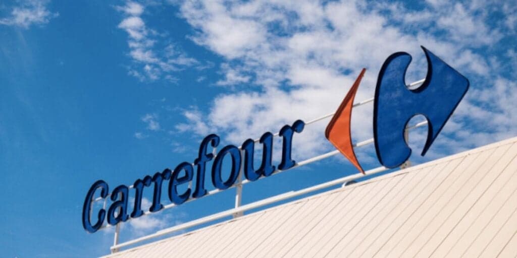Portas abaixadas: O fechamento de unidade do Carrefour que acabou dando lugar à outra rede gigante